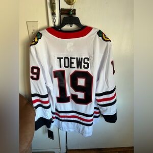 Jonathan Toews Chicago Blackhawks Fanatics men’s NHL breakaway jersey XL
